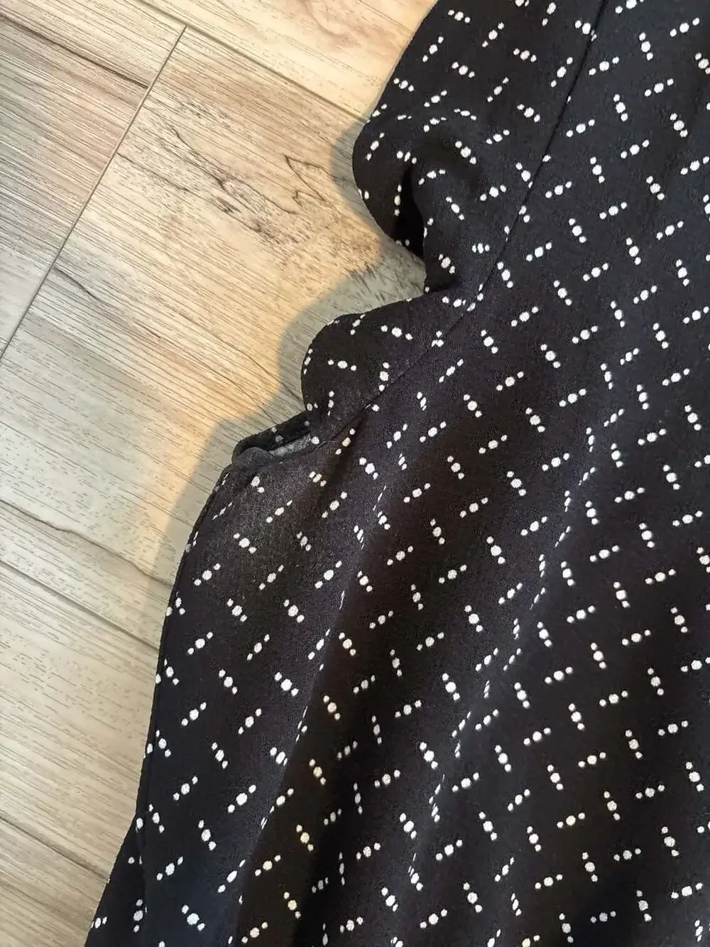 Ann Taylor Factory Black Dotted V-Neck Flutter Sleeve Tie-Waist Dress Size M - Picture 5 of 7
